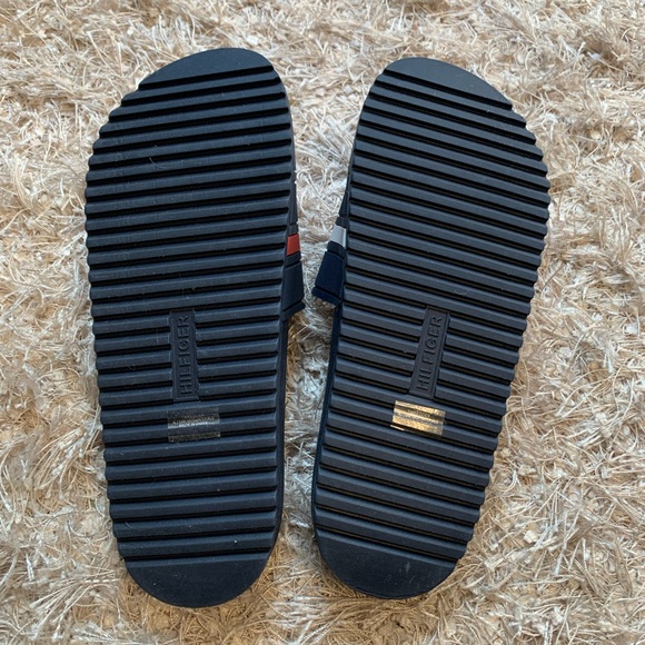 Tommy Hilfiger Blue and Red Sandals Slides Brand New - Picture 2 of 4